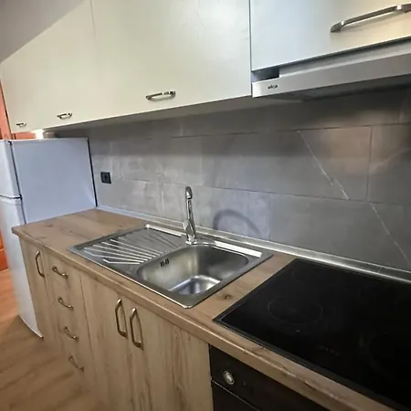 Lejlighed Private House Tirana